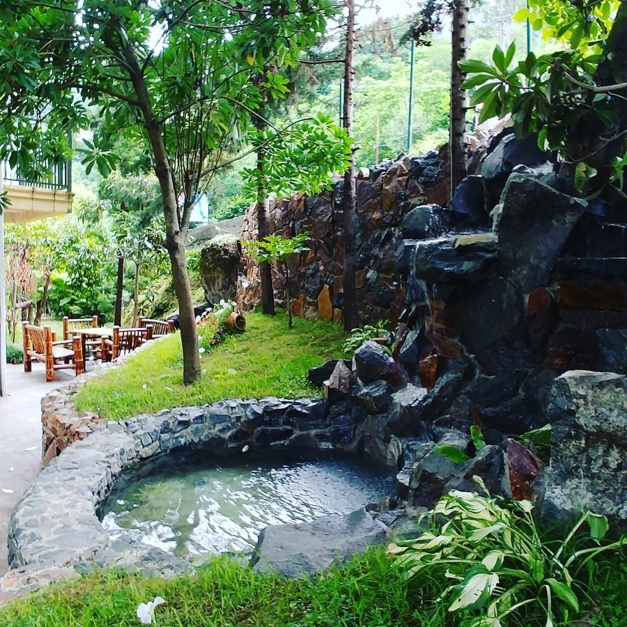 Green Hotel ควาเรียที ภายนอก รูปภาพ